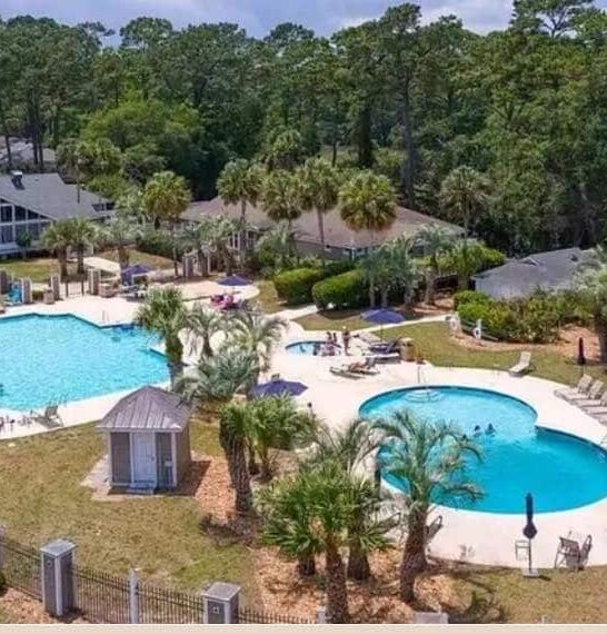 Dining, Daufuskie Island Vacation Rental Group